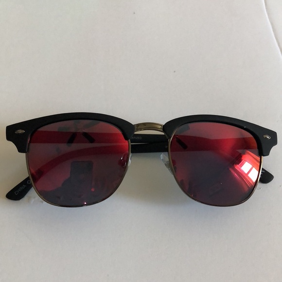 🏵2/$35🏵 Fashion Sunglasses - Picture 2 of 11